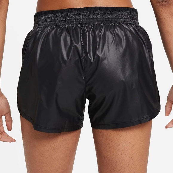 Nike Swoosh Run women’s running shorts size medium - Picture 8 of 15